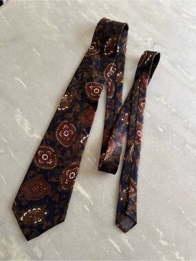 Pierre Balmain Classic Paisley Silk Tie in Navy and Brown